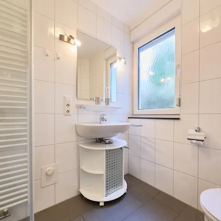 Duhner Dorfvilla, 2 *